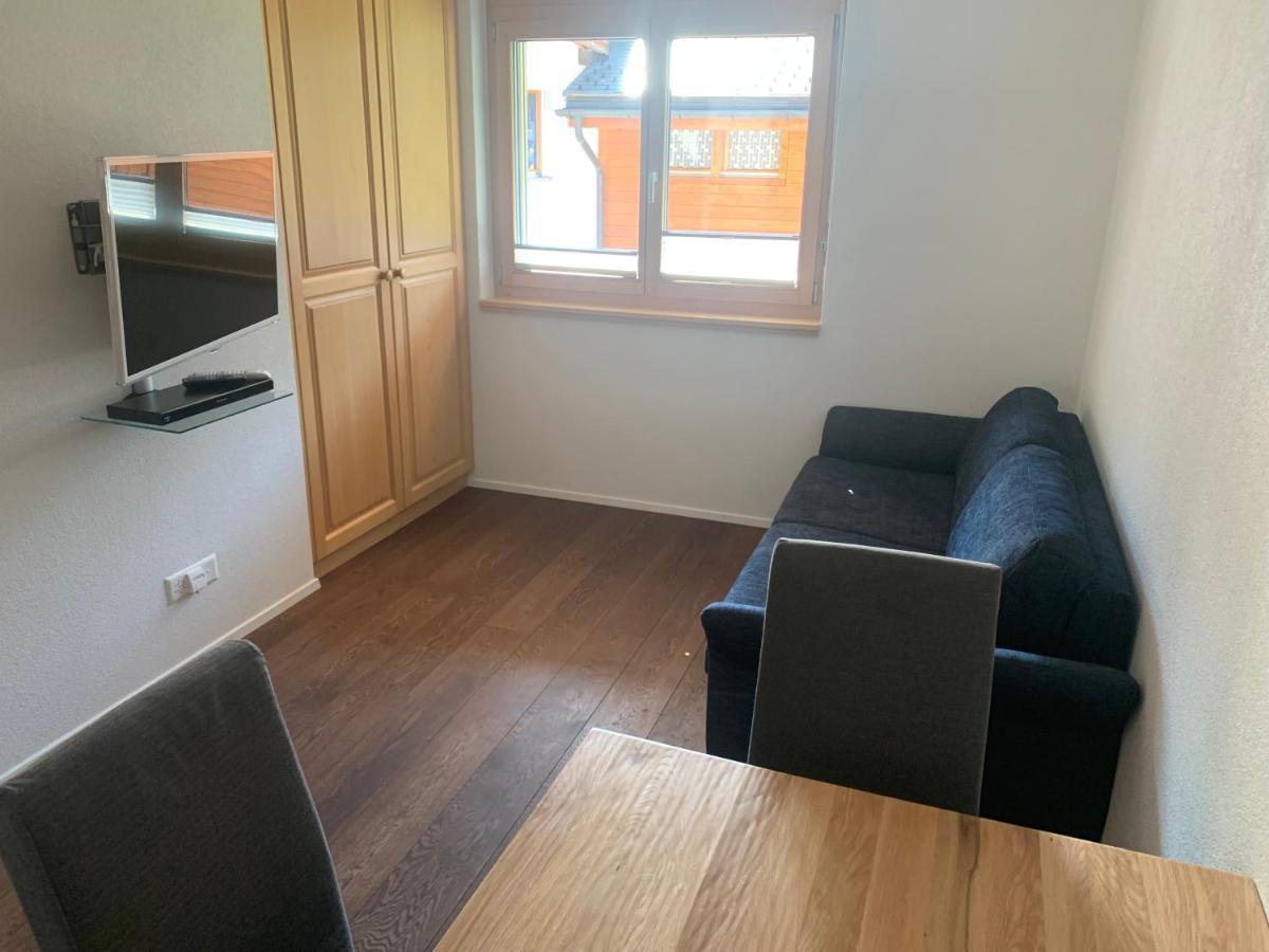 6 Dorfstrasse Lägenhet Oberwald Exteriör bild