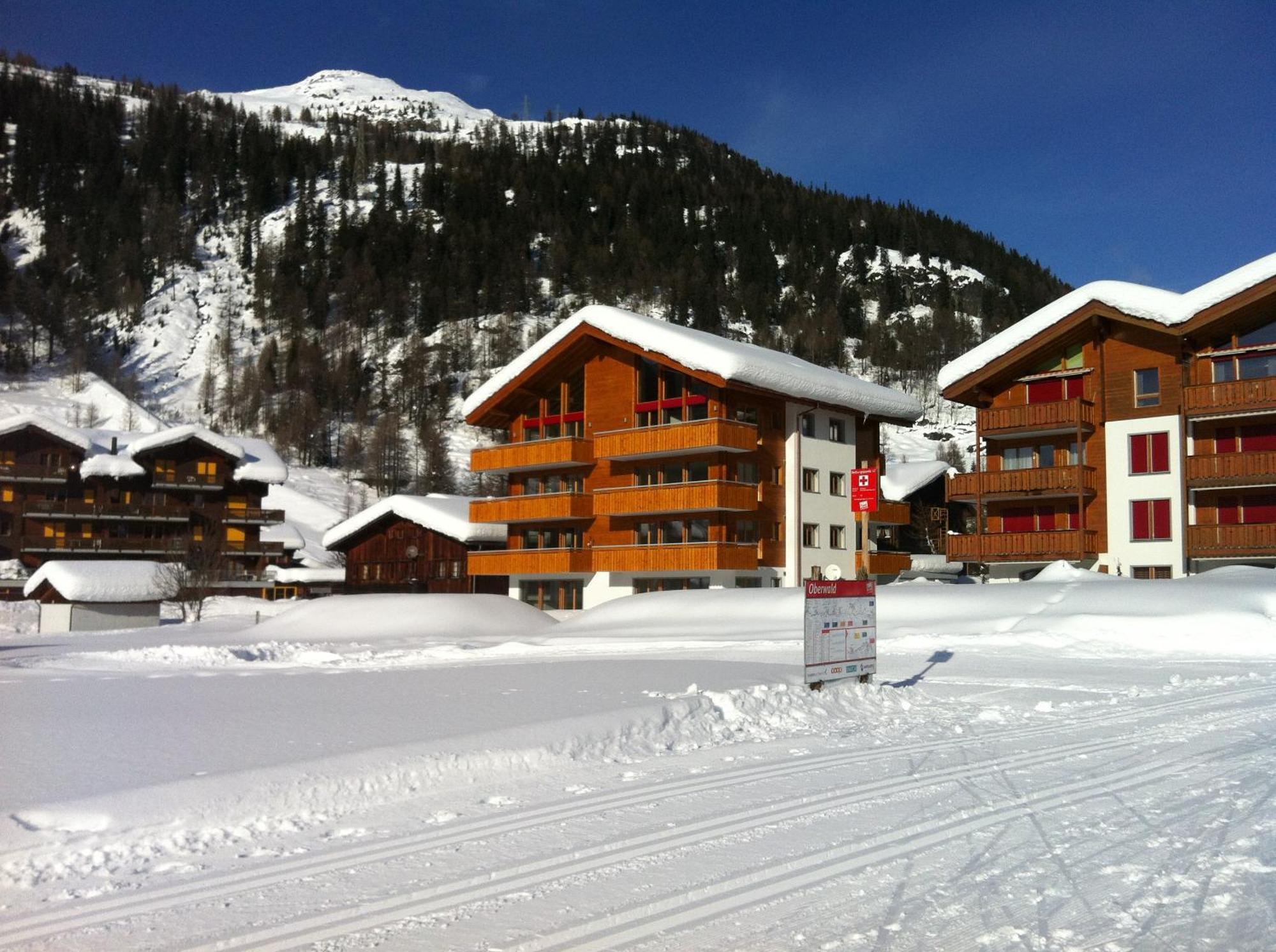 6 Dorfstrasse Lägenhet Oberwald Exteriör bild