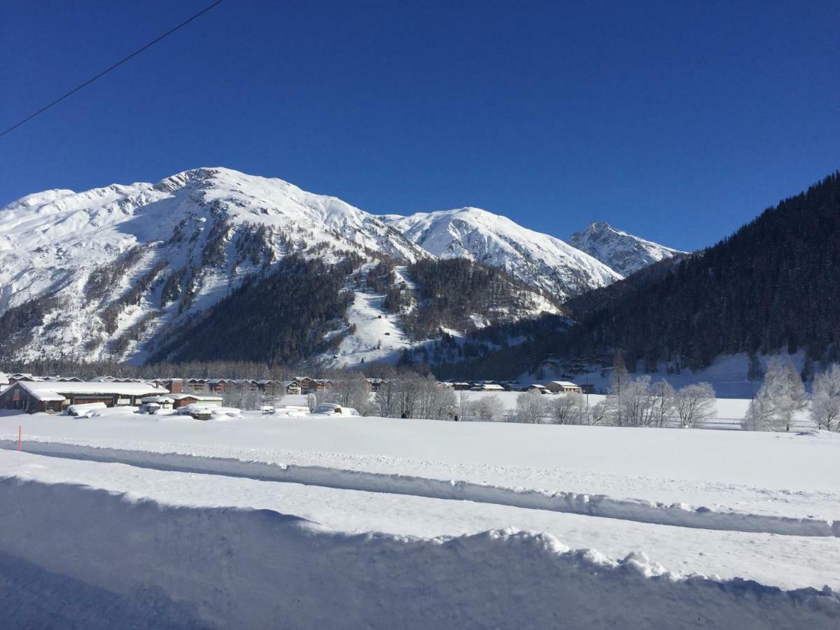 6 Dorfstrasse Lägenhet Oberwald Exteriör bild